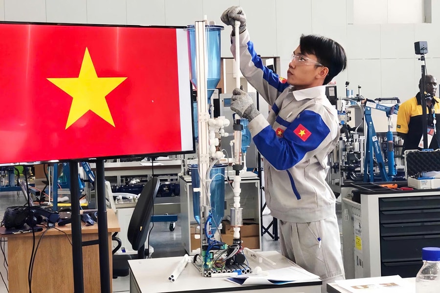 Bất ổn toàn cầu gia tăng, Việt Nam ứng phó thế nào?