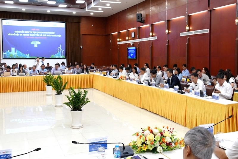 NĂNG LƯỢNG TÁI TẠO: Khơi thông điểm nghẽn về thể chế