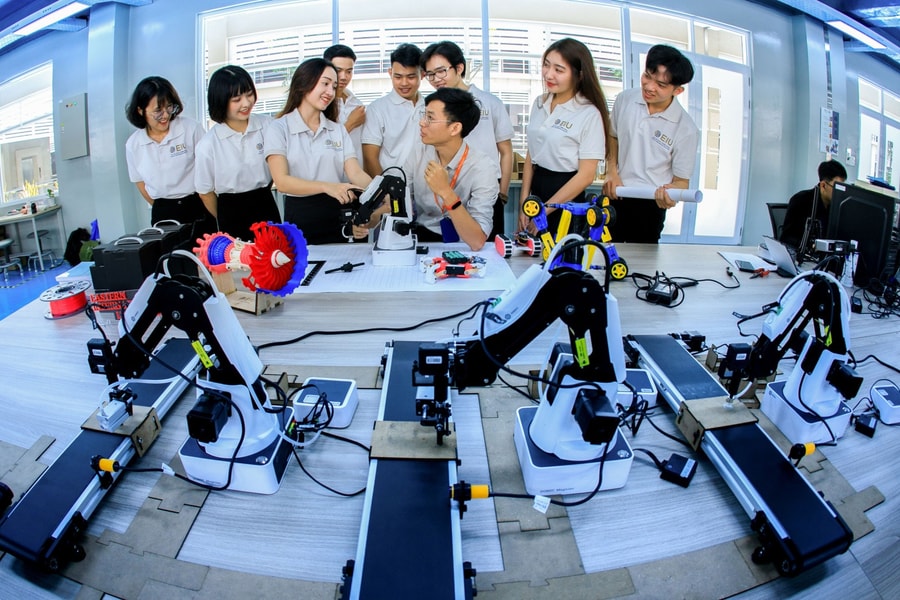 WB: “Chìa khoá” để Việt Nam chủ động trong chuỗi giá trị bán dẫn