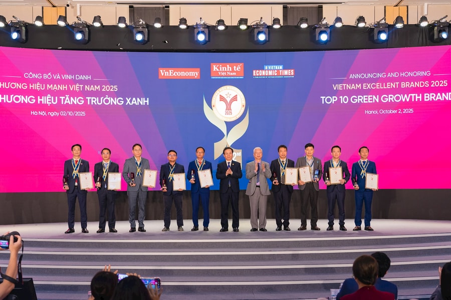 Yến sào Khánh Hòa được vinh danh trong TOP 10 thương hiệu tăng trưởng xanh 2025