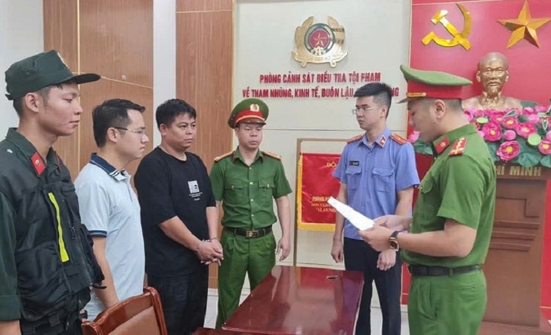 Bắt giữ 9 đối tượng, khởi tố vụ án buôn lậu tại cửa khẩu Bắc Luân 2