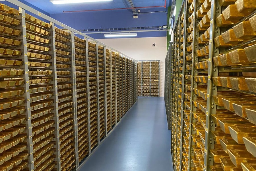 Giá vàng vượt 4.000 USD/oz, nhưng chưa dừng lại