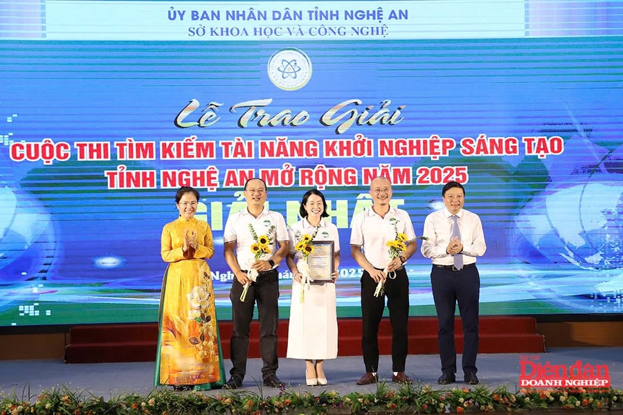 Trao giải Techfest Nghệ An mở rộng 2025