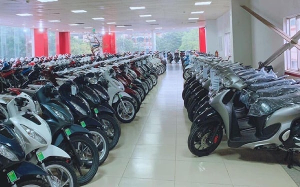 Giá xe máy Honda tiếp tục “phá đáy”