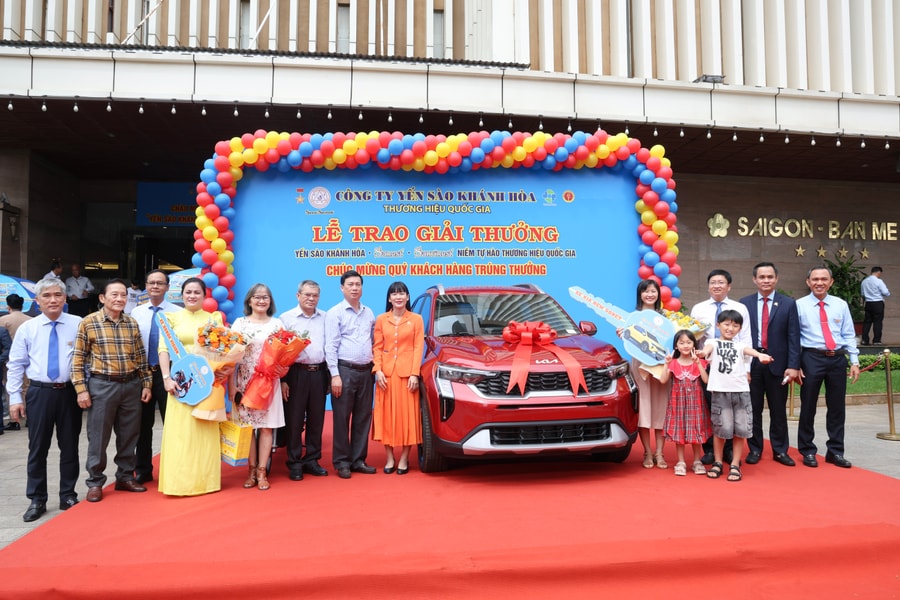 Trao giải chương trình tri ân khách hàng “Yến sào Khánh Hòa Sanest Sanvinest - Niềm tự hào thương hiệu quốc gia 2025”