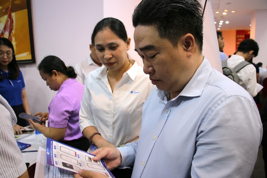 Trải nghiệm giao dịch điện tử an toàn cùng VNPT tại TP. HCM