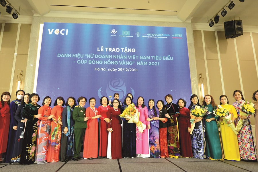 “Giá trị mềm” của phụ nữ trong kỷ nguyên lãnh đạo mới