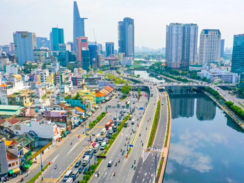 Thị trường văn phòng TP HCM: Giá thuê giảm, tỷ lệ lấp đầy cao