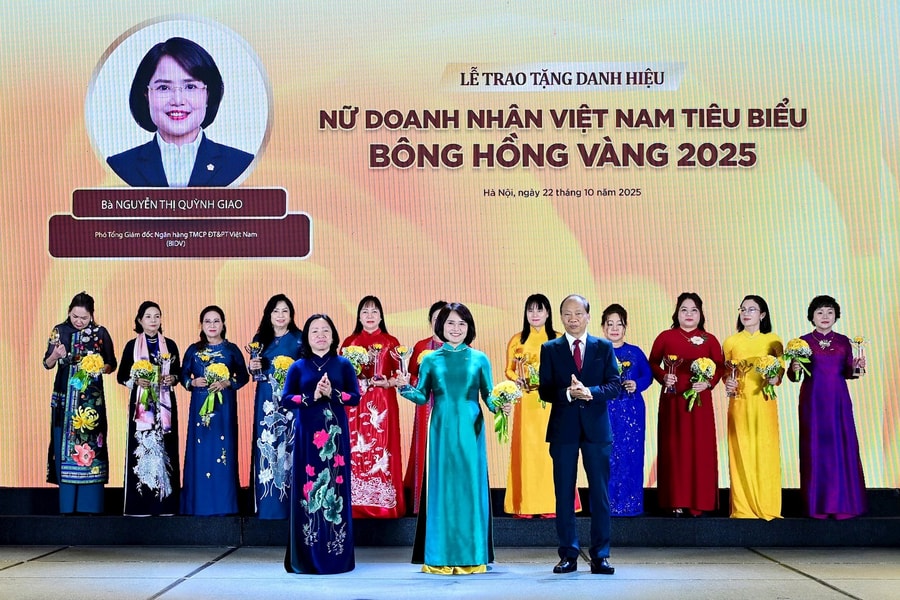 Nữ phó Tổng Giám đốc BIDV nhận giải thưởng “Bông Hồng Vàng 2025”