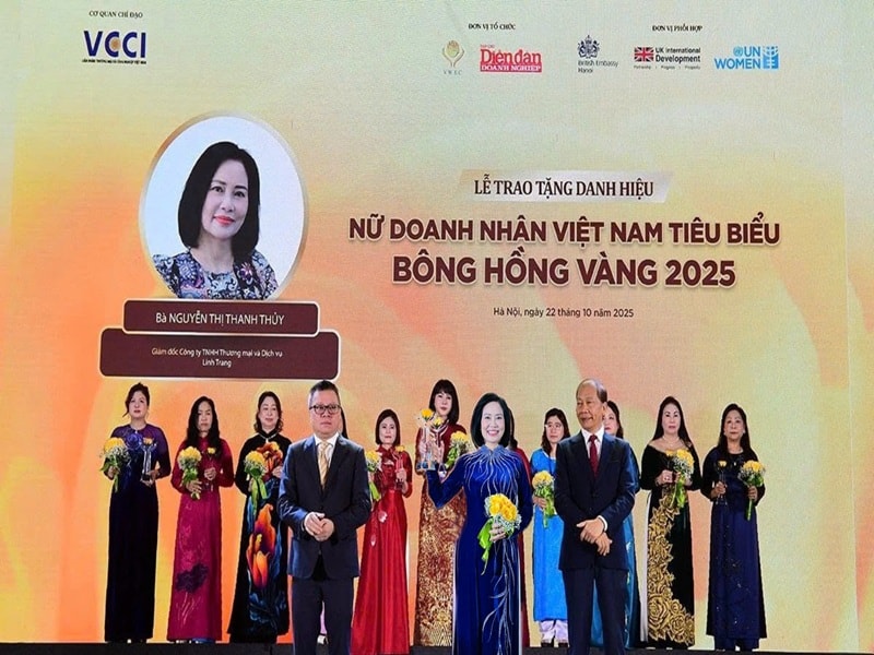 Giám đốc hãng Taxi Long Biên nhận danh hiệu nữ Doanh nhân Việt Nam tiêu biểu - Bông Hồng Vàng năm 2025