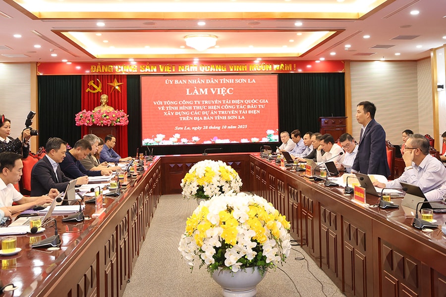 Đẩy nhanh tiến độ các dự án truyền tải điện trên địa bàn tỉnh Sơn La