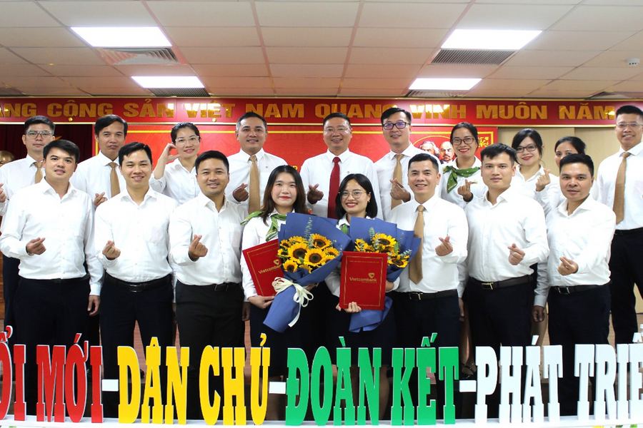 Xây dựng Đảng trong ngành ngân hàng gắn với truyền thống văn hoá - lịch sử Thuận Thành, Bắc Ninh