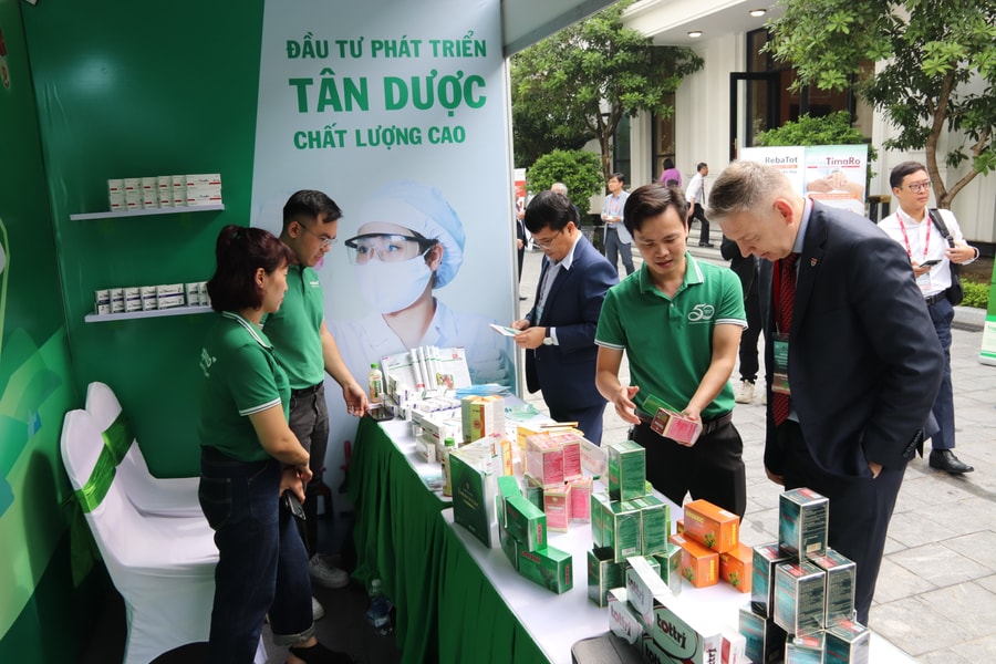 Traphaco thực hiện chuyển động kép trong bối cảnh mới