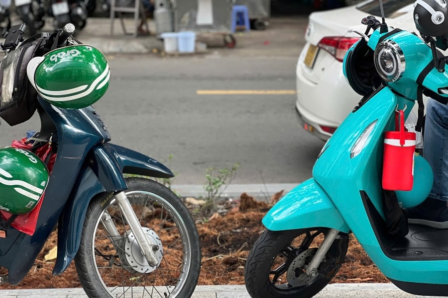 Chuyển đổi động cơ điện: Cơ hội trung gian trong tiến trình điện hóa giao thông Việt Nam