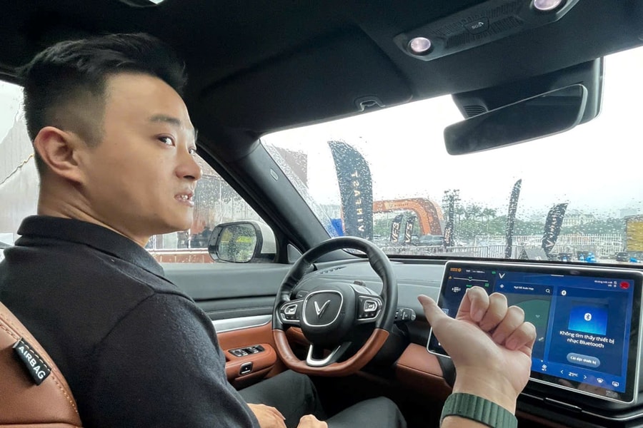 Doanh nhân Hà Nội nói về VinFast VF 9: Sang trọng, đẳng cấp và quá hời về chi phí