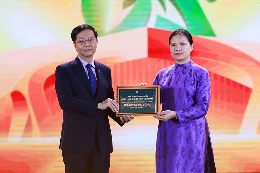 Ấm áp nghĩa tình Petrovietnam để kịp thời hỗ trợ các tỉnh miền Trung bị thiên tai