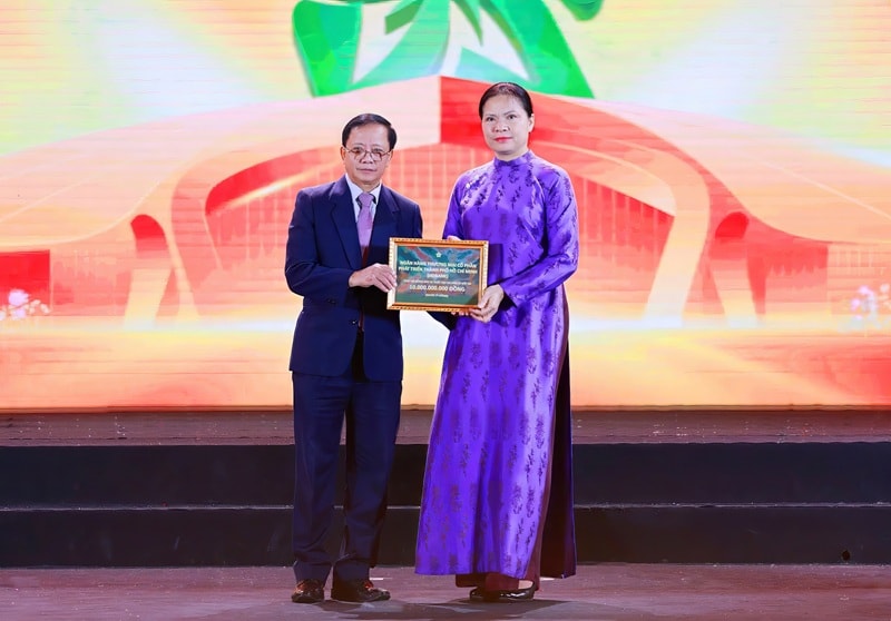 HDBank chung tay cùng Chính phủ hỗ trợ đồng bào vùng bão lũ