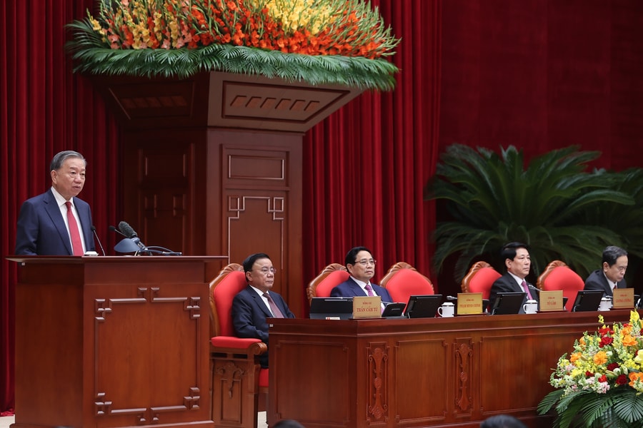 Lựa chọn nhân sự giới thiệu tham gia Bộ Chính trị, Ban Bí thư khóa XIV