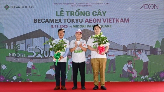 Ngày hội trồng cây “Cánh rừng quê hương” tại Midori Park Square
