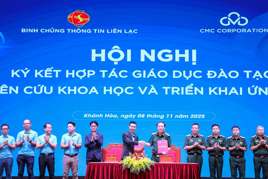 CMC và Binh chủng Thông tin Liên lạc ký thỏa thuận chiến lược