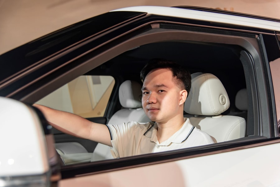 Khách hàng Việt tiết lộ về trải nghiệm chỉ có trên VinFast VF 9: Người lái thấy phấn khích, người ngồi sau dễ chịu