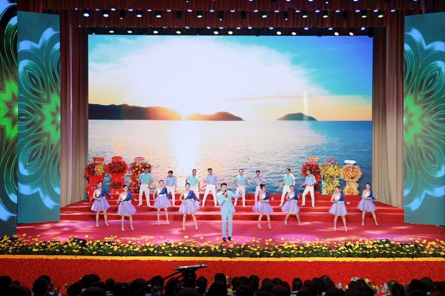 Đại nhạc hội “Yến sào Khánh Hòa – 35 năm bay cao vươn xa”