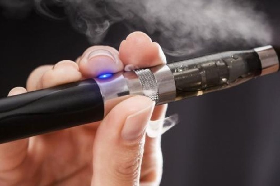 Cần đưa thuốc lá điện tử, thuốc lá nung nóng vào danh mục cấm trong Luật Đầu tư (sửa đổi)
