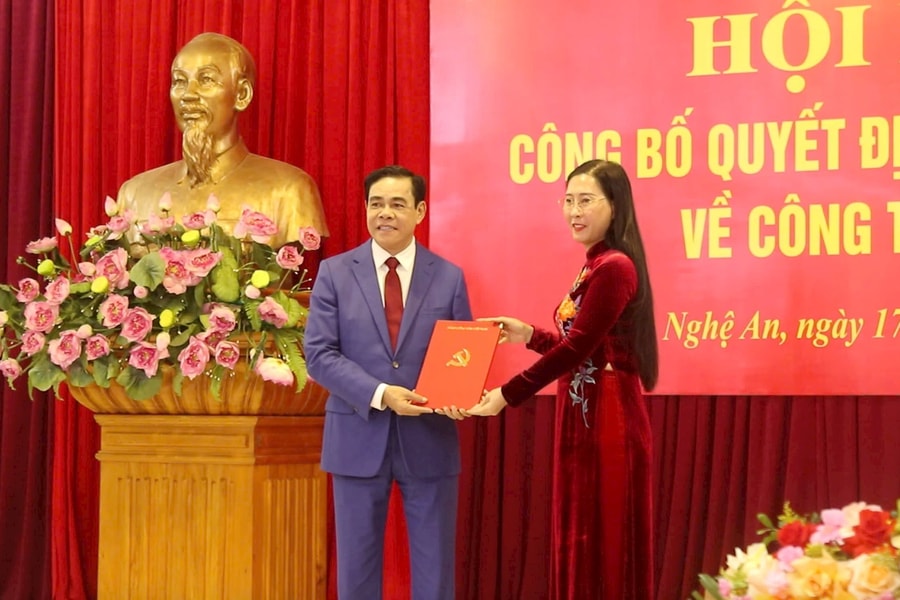 Chủ tịch UBND tỉnh Hà Tĩnh được điều động làm Phó Bí thư Tỉnh ủy Nghệ An