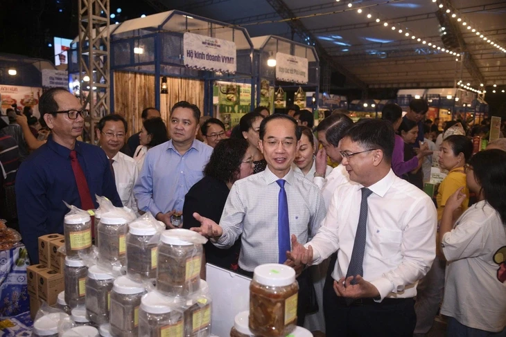 Khai mạc Lễ hội ẩm thực - Ngày hội Cua Cà Mau năm 2025