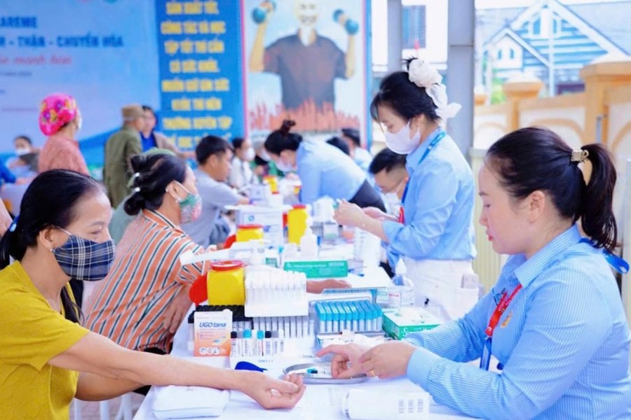 Doanh nghiệp chung tay cùng Hội Thầy thuốc trẻ chăm sóc sức khỏe cộng đồng tại Nghệ An và Tuyên Quang