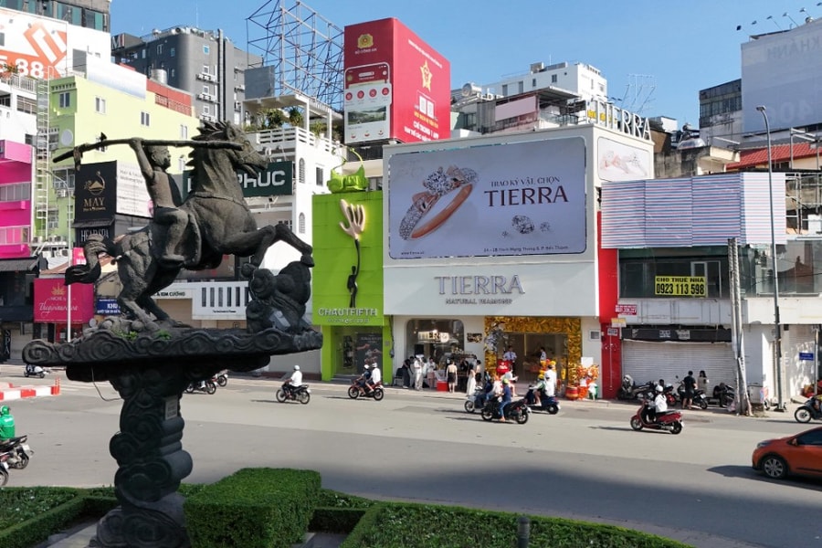 Tierra chính thức hiện diện tại đại lộ sầm uất bậc nhất Sài Gòn - Ngã Sáu Phù Đổng