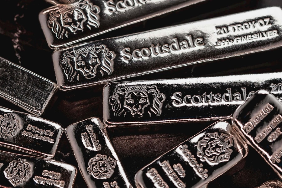 Đằng sau “cơn sốt giá bạc” là gì?