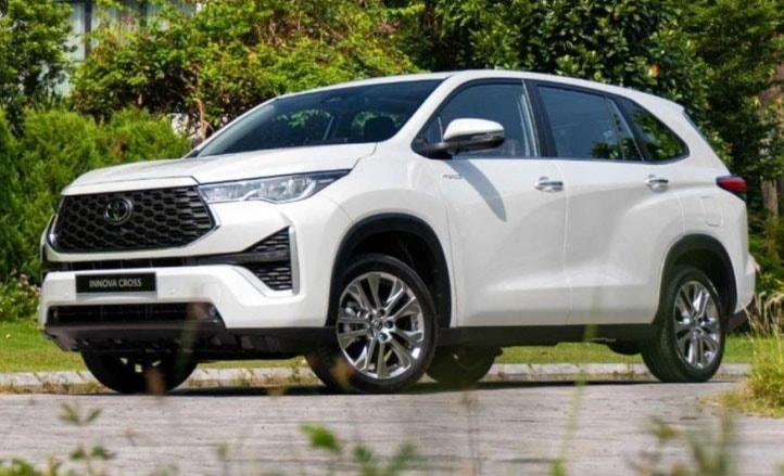 Ra mắt Innova Cross 2.0G phiên bản hoàn toàn mới