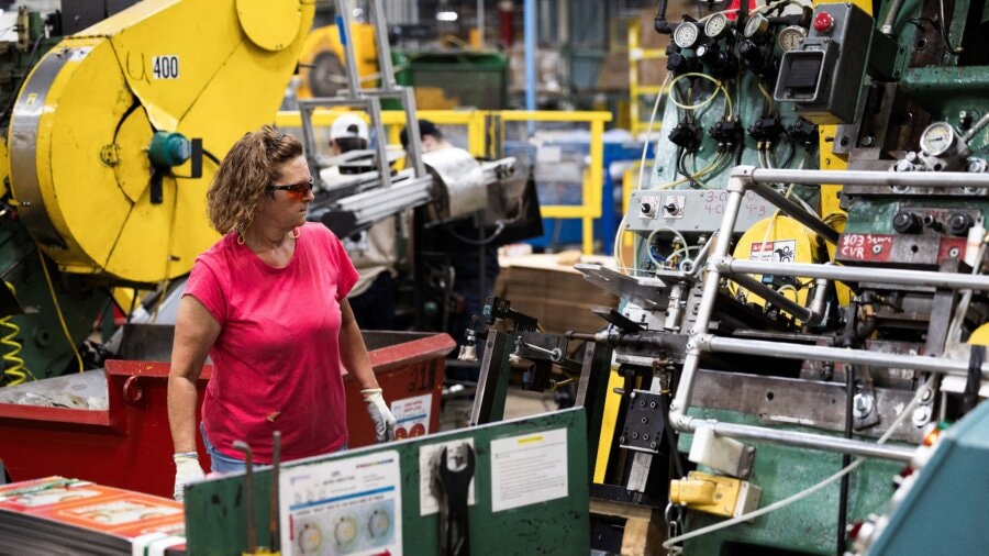 Ngành sản xuất Mỹ "lao đao"