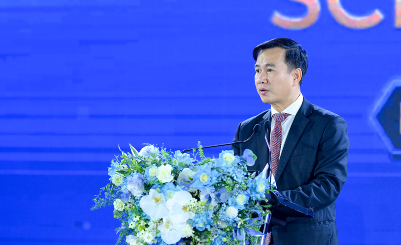 Nhà khoa học VinFuture hiến kế để chung sống an toàn khi AI thông minh hơn con người