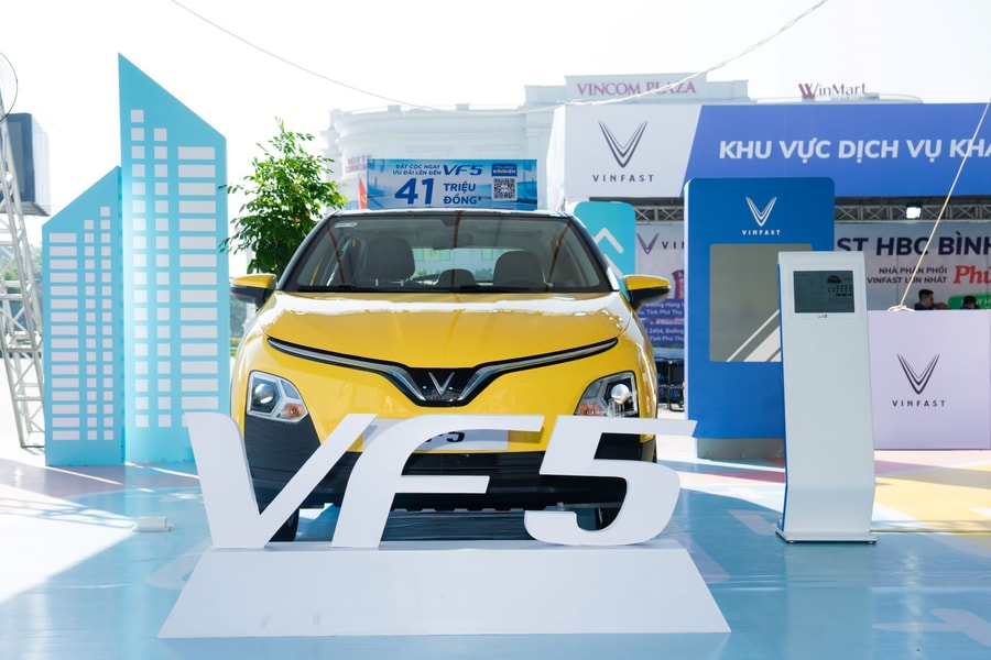 Vì sao VinFast VF 5 trở thành “chân ái” cho người mua xe lần đầu?