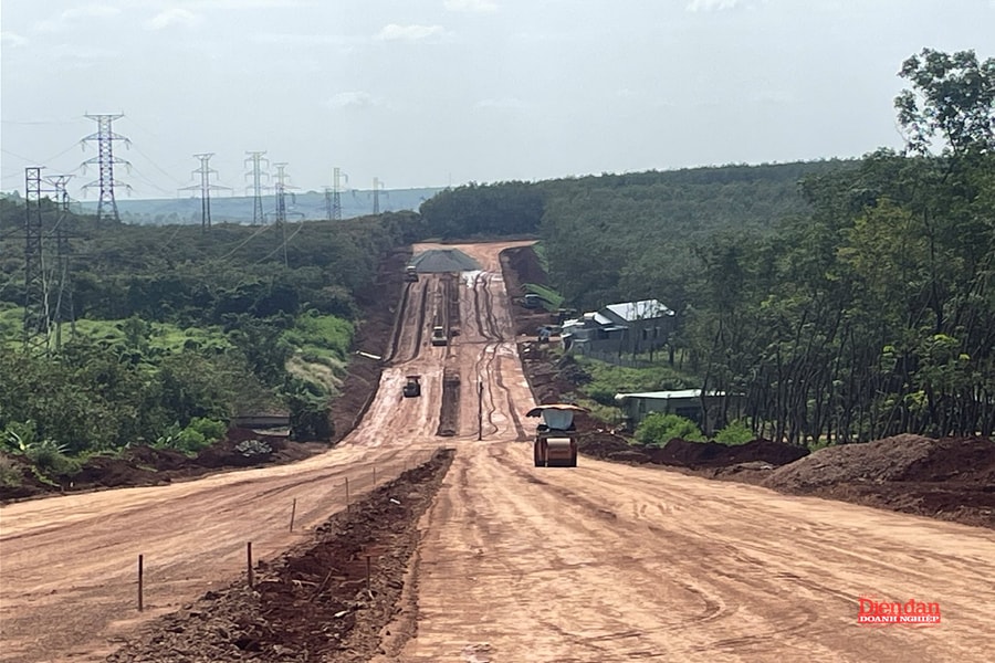 Áp lực giải ngân vốn đầu tư công: Nhiều dự án “mắc kẹt” vì thiếu nguồn cung VLXD