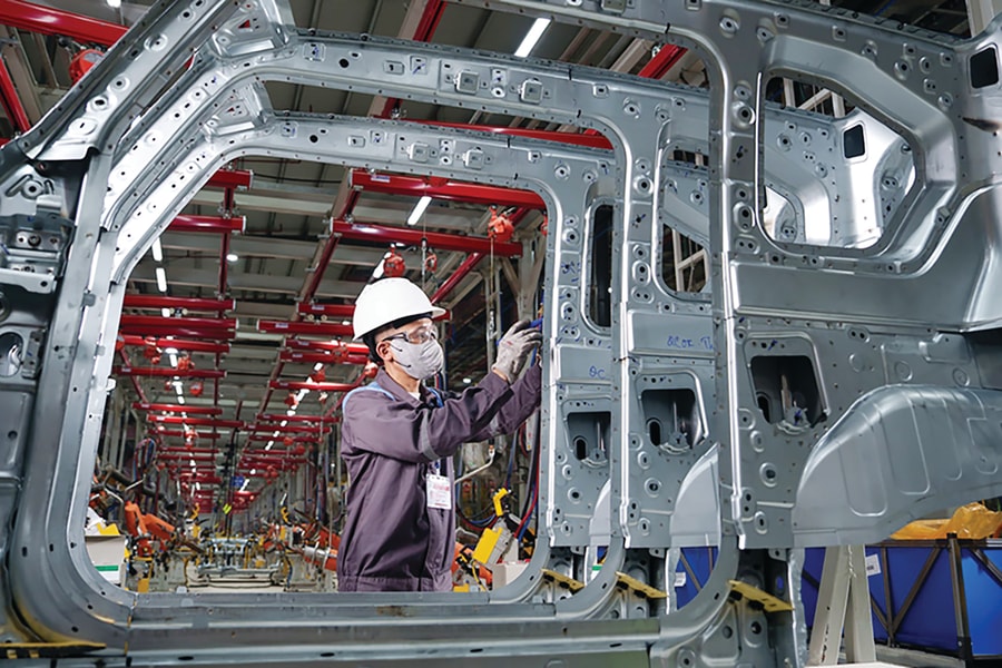 Bước qua “ngưỡng cửa” lắp ráp, làm chủ chuỗi giá trị ô tô