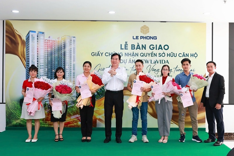 Lê Phong Group bàn giao sớm sổ hồng cho cư dân dự án New Lavida