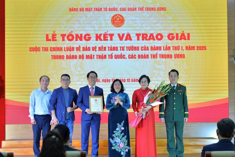 Phóng viên Tạp chí Diễn đàn Doanh nghiệp đạt giải cuộc thi bảo vệ nền tảng tư tưởng của Đảng