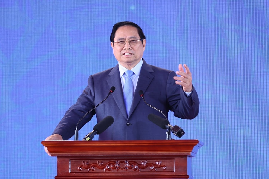 Thủ tướng Phạm Minh Chính: Khởi công nhiều dự án với tầm nhìn thế kỷ, "vượt thời đại"*