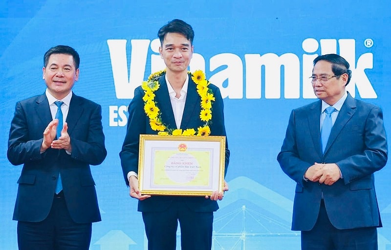 Vinamilk - Doanh nghiệp ngành sữa duy nhất nhận bằng khen của Bộ Công Thương