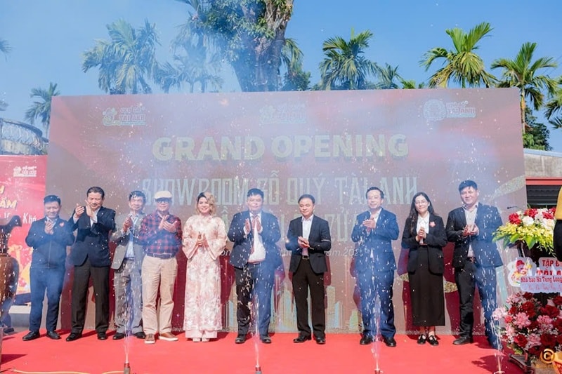 Khai trương showroom Gỗ quý Tài Anh