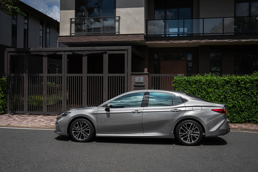 Toyota Camry HEV 2025: Huyền thoại mở ra chương mới trong kỷ nguyên xanh