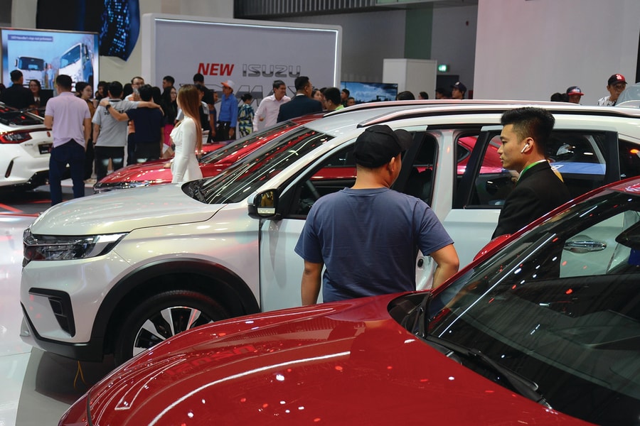 Kinh doanh ô tô chật vật tìm kiếm lợi nhuận