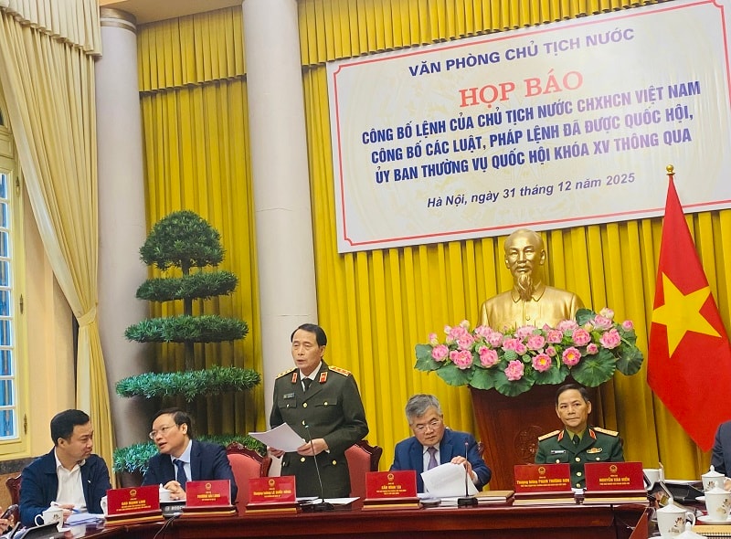 Công bố Lệnh của Chủ tịch nước về 14 luật và 1 pháp lệnh