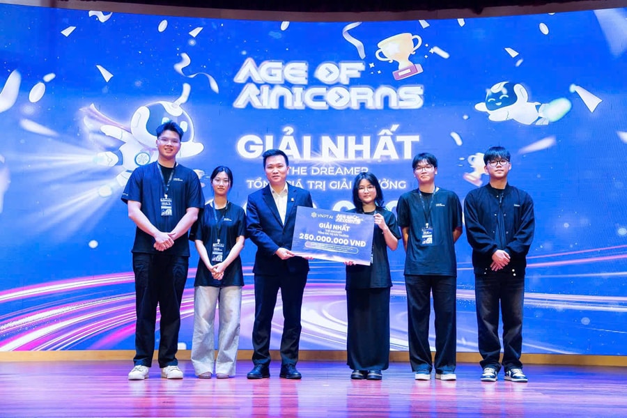 Tìm ra quán quân đường đua AI “tỷ đồng” VNPT AI Hackathon 2025