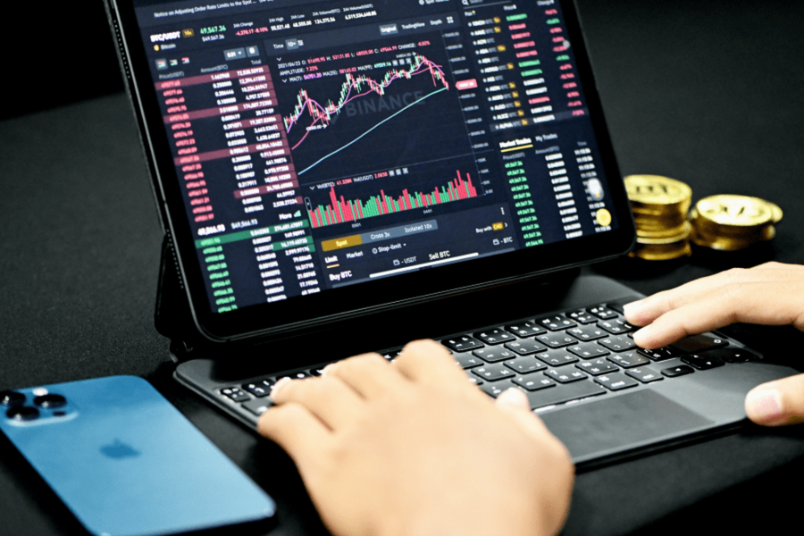 Tài sản thực được mã hóa tăng gần 600%, Bitcoin vẫn dò đáy