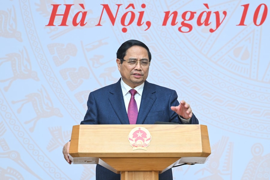 Thủ tướng: Sớm hoàn thiện chương trình hỗ trợ doanh nghiệp Việt Nam ra thế giới