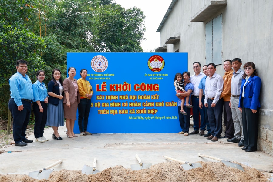 Công ty Yến sào Khánh Hòa hỗ trợ xây dựng nhà đại đoàn kết cho 5 hộ có hoàn cảnh khó khăn tại xã Suối Hiệp